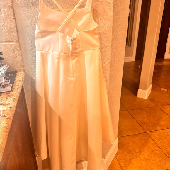 Girls David's Bridal Cream Flower Girl First Communion Dress - Picture 3 of 3